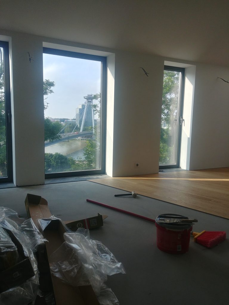 pokládka podláh, drevených podláh, nivelizácia, podlahári