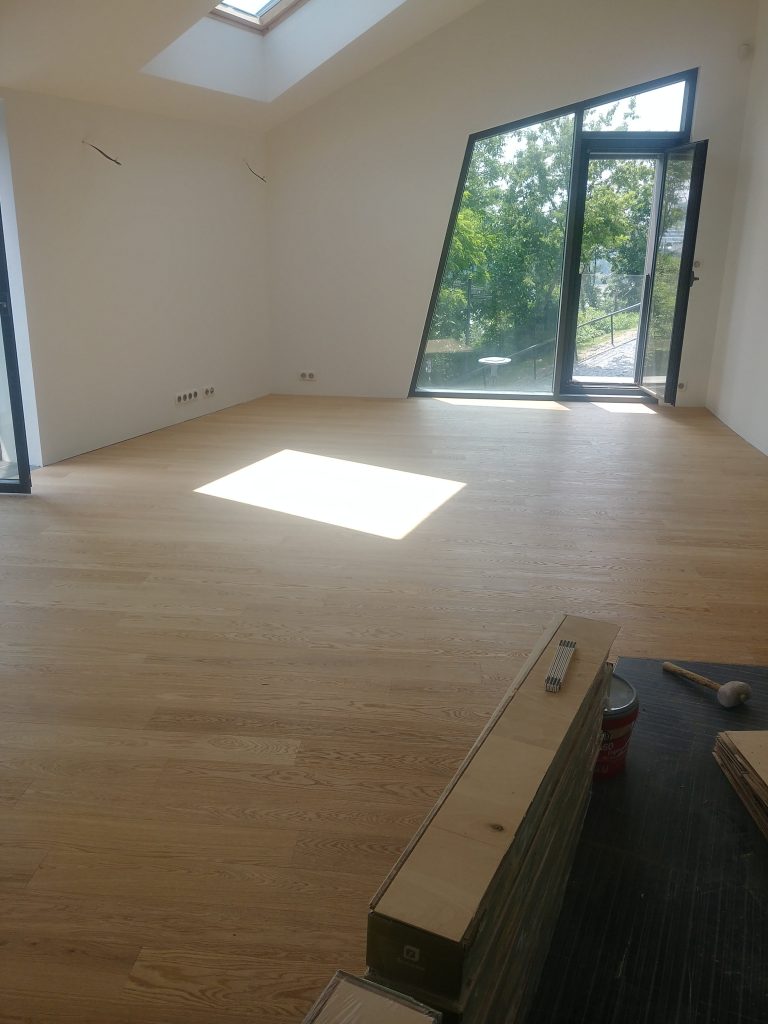 pokládka podláh, drevených podláh, nivelizácia, podlahári