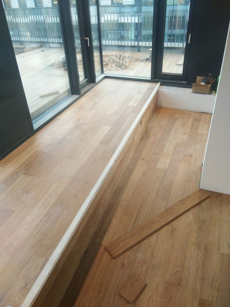 pokládka podláh, drevených podláh, nivelizácia, podlahári