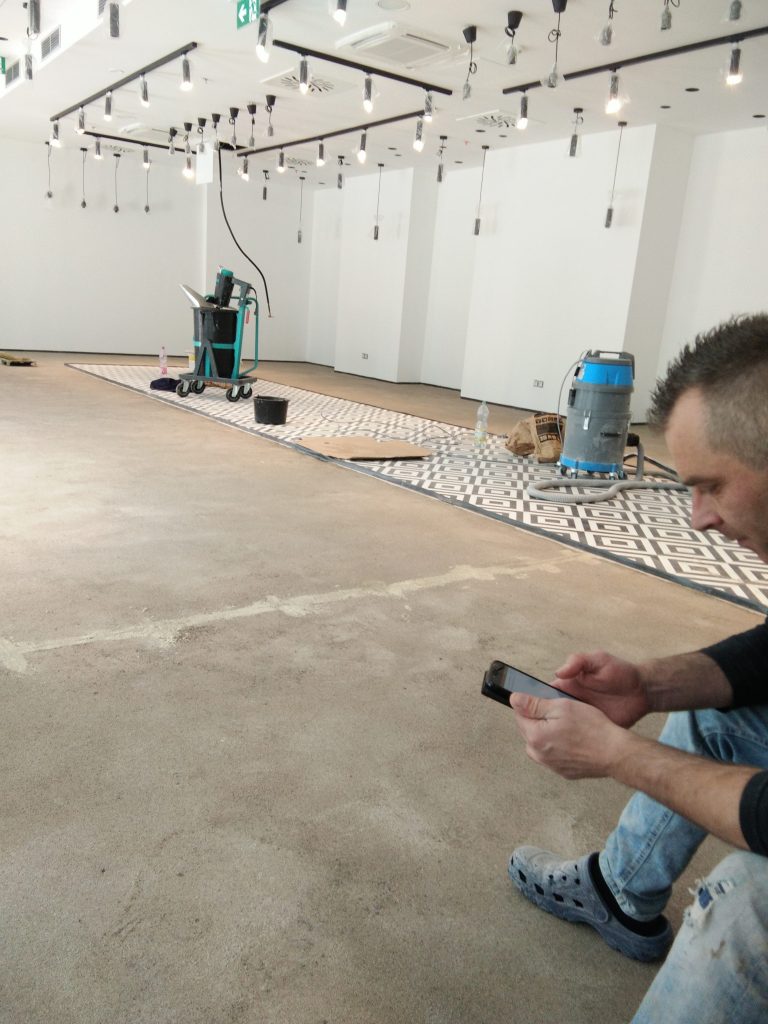 pokládka podláh, drevených podláh, nivelizácia, podlahári