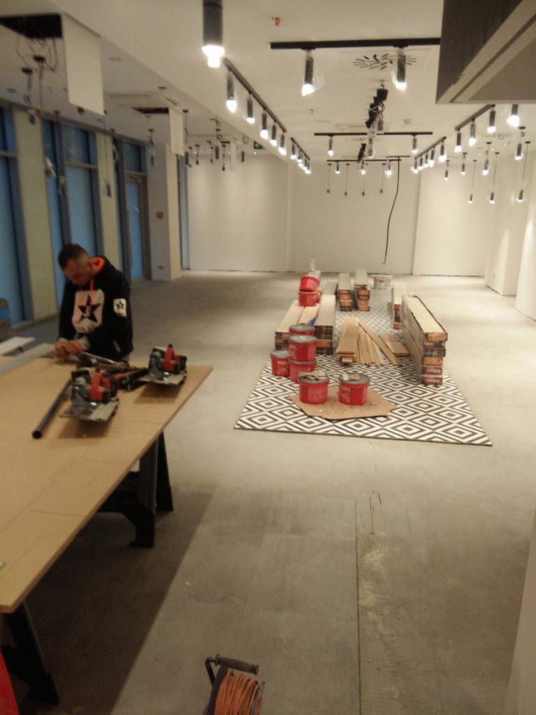 pokládka podláh, drevených podláh, nivelizácia, podlahári