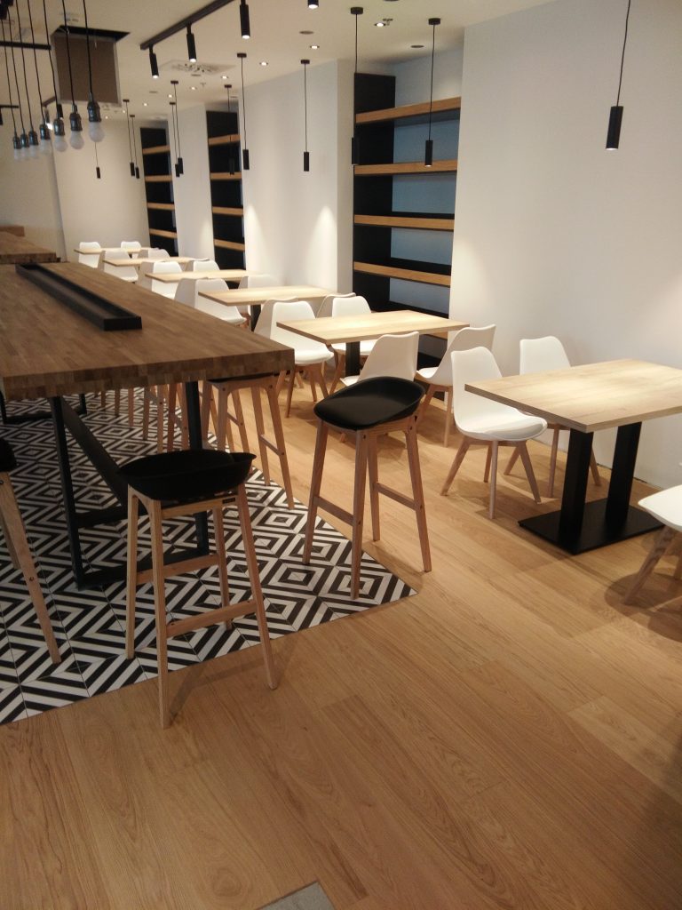 pokládka podláh, drevených podláh, nivelizácia, podlahári