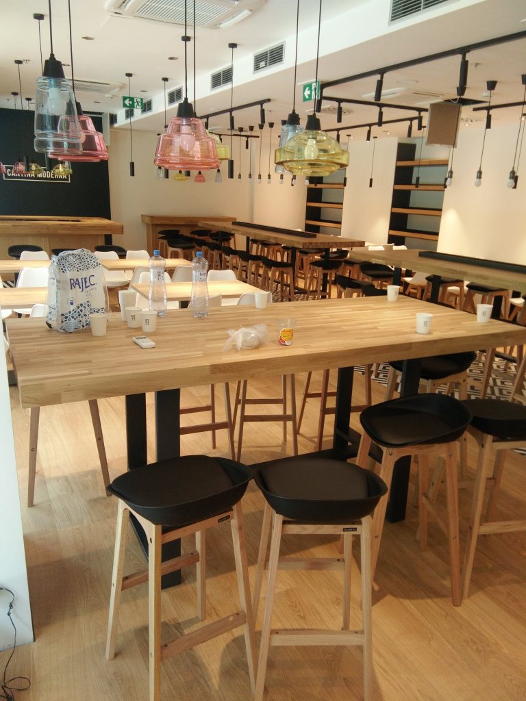 pokládka podláh, drevených podláh, nivelizácia, podlahári