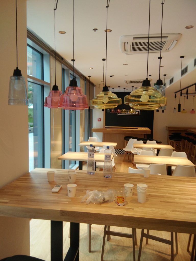 pokládka podláh, drevených podláh, nivelizácia, podlahári